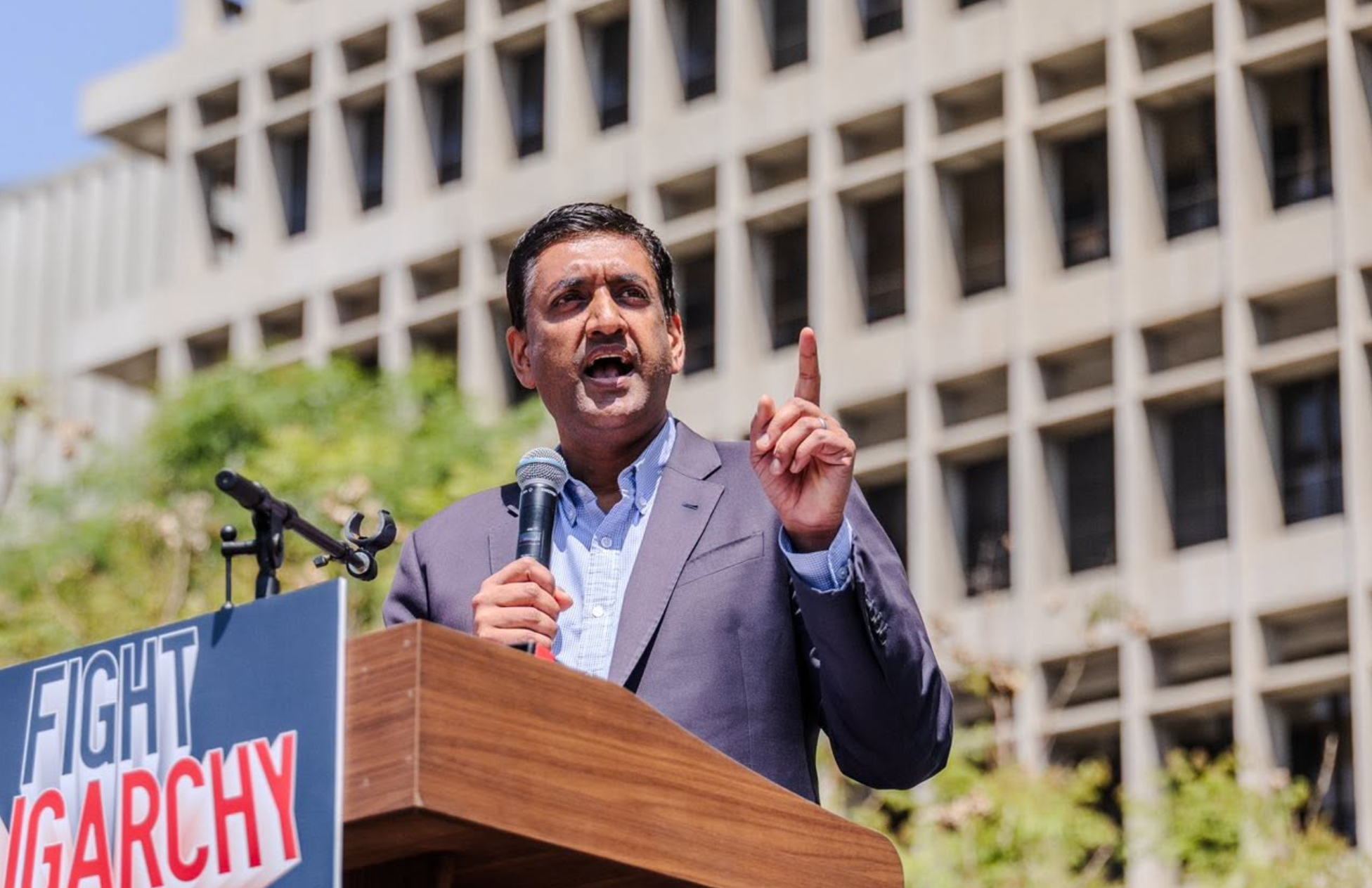 Khanna Lays Into Gavin Newsom’s Tax Proposal, Setting Up 2028 Battle Lines