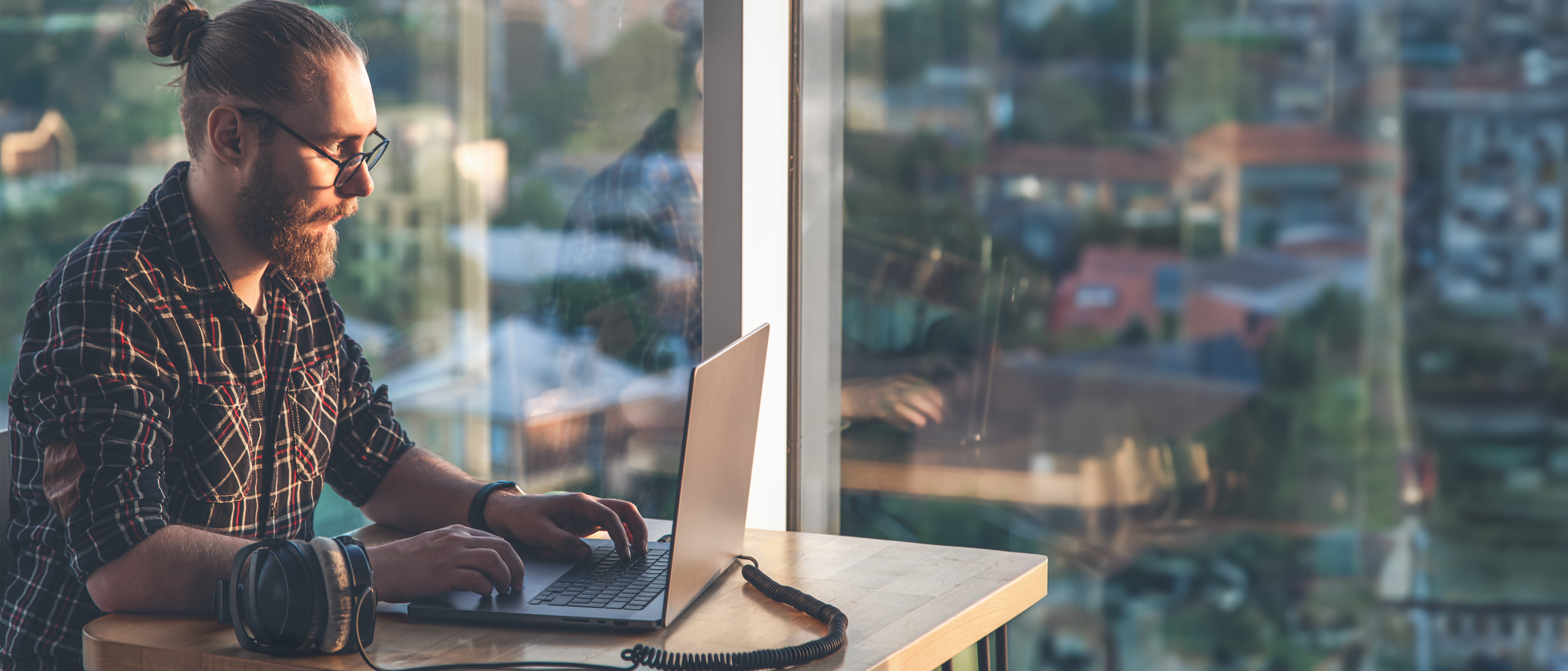 Survey: 1 in 5 U.S. Employees Secretly Work Abroad, with Gen Z Leading the Trend