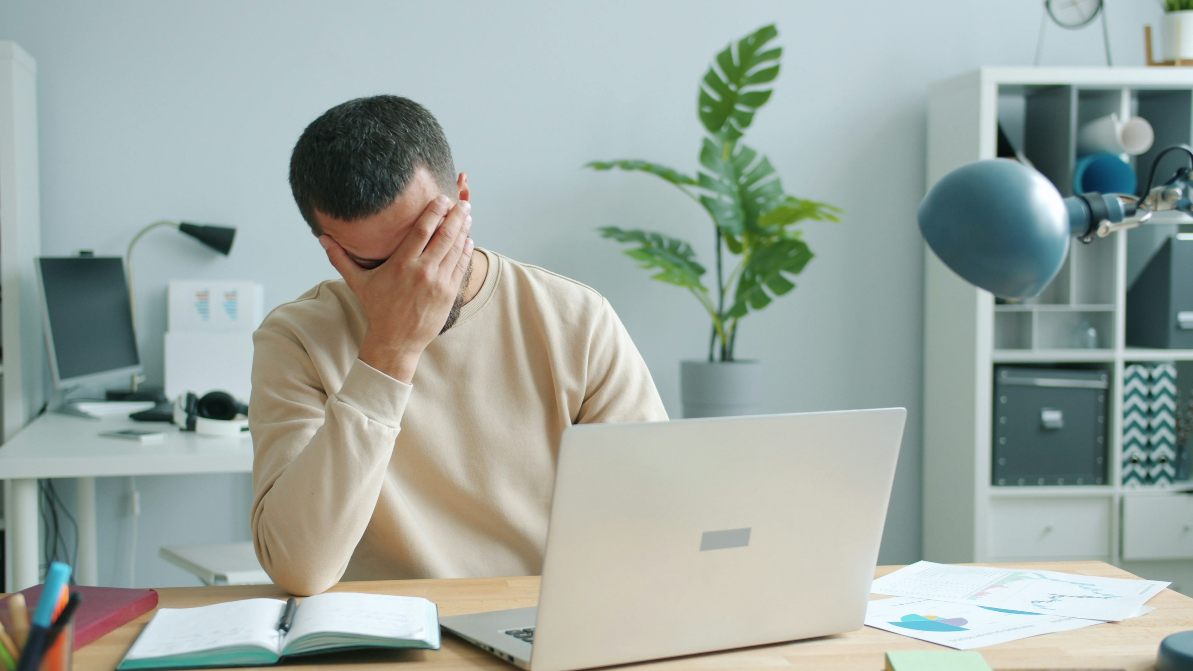 Career Coach Reveals the Signs You Need a New Job vs. the Signs You Just Need a Break