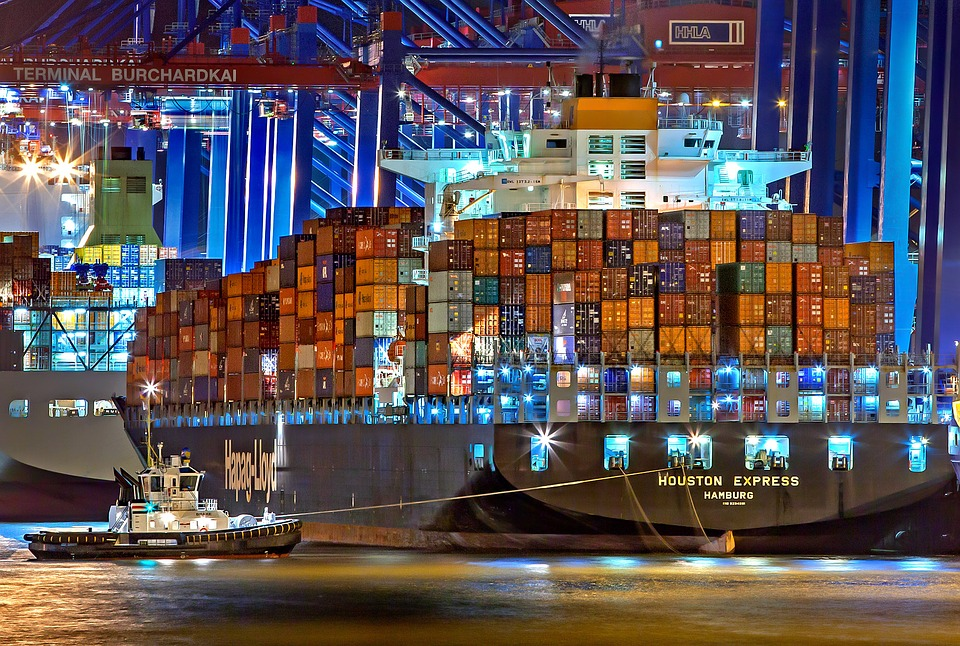 port shipping import hamburg pixabay Julius_Silver -3021820_960_720