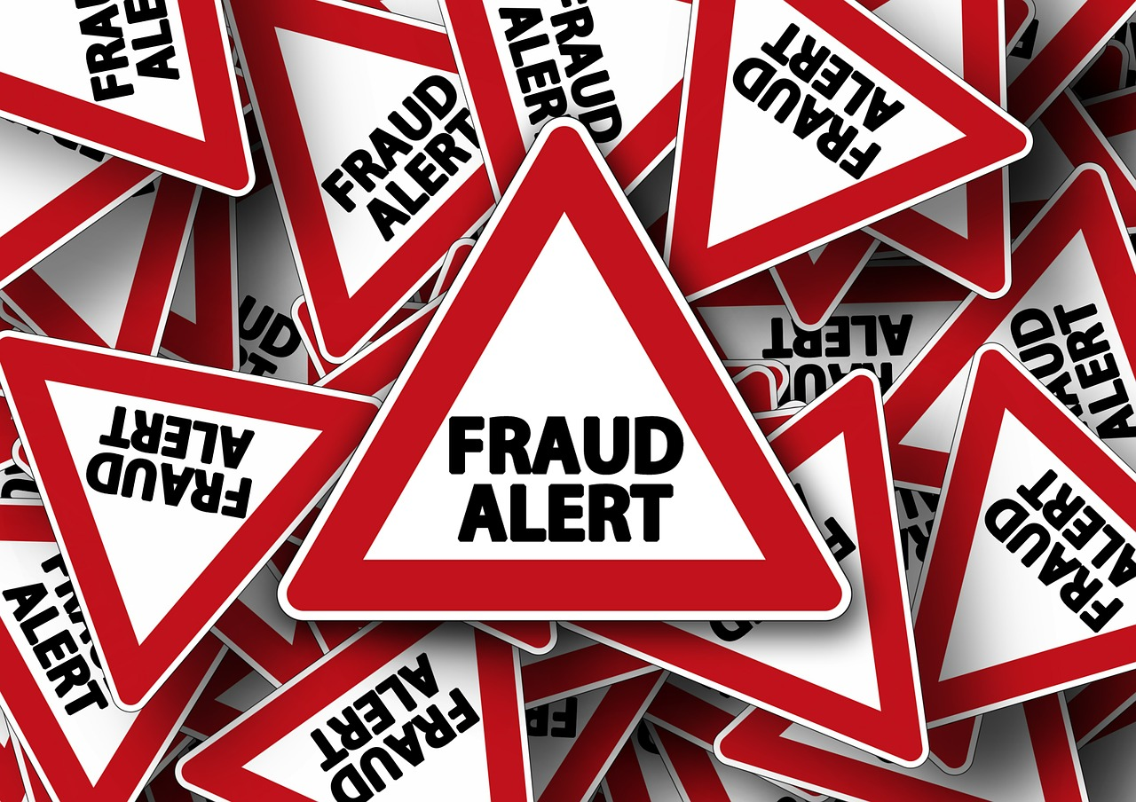 fraud-Pixabay-Geralt-road-sign-464641_1280