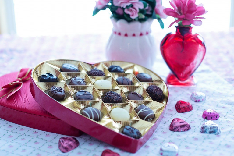 valentines-day-JillWellington-Pixabay