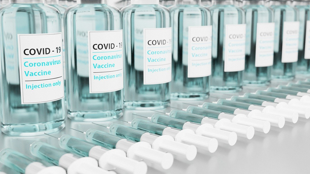 Covid-vaccine-Pixabay-torstensimon-5926664_1280
