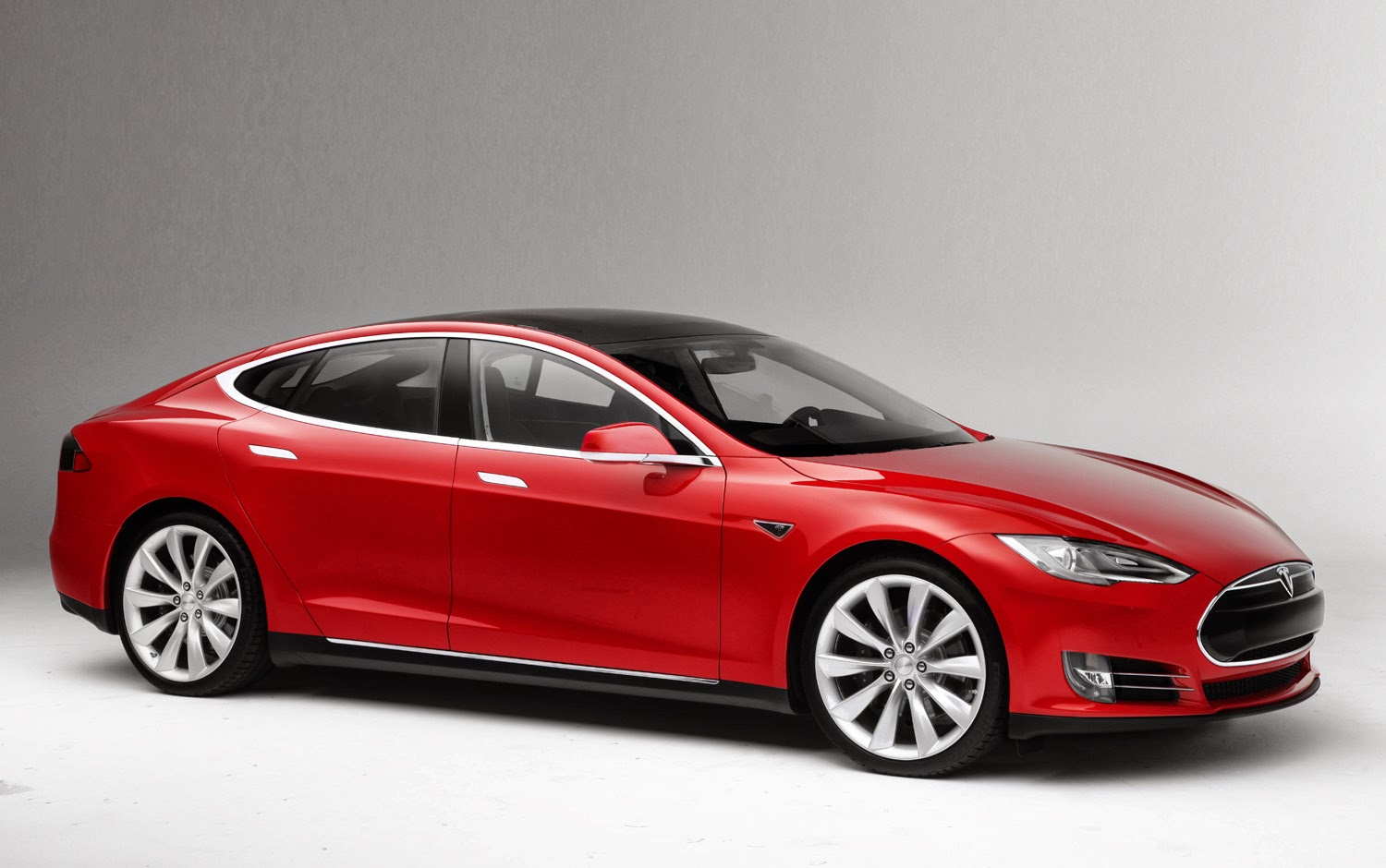 2013 Tesla Model S front three 1  5b4bd55777973