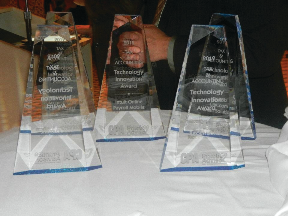2012-awards-trophies_10727348